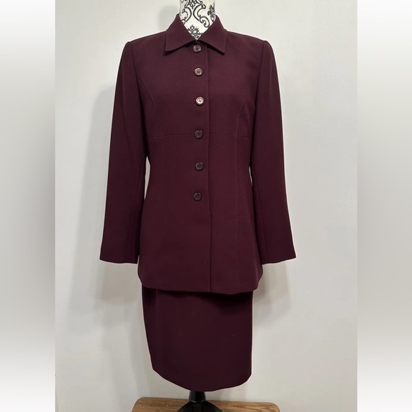 Casual Corner Skirts Casual Corner Women Burgundy 2 Piece Lined